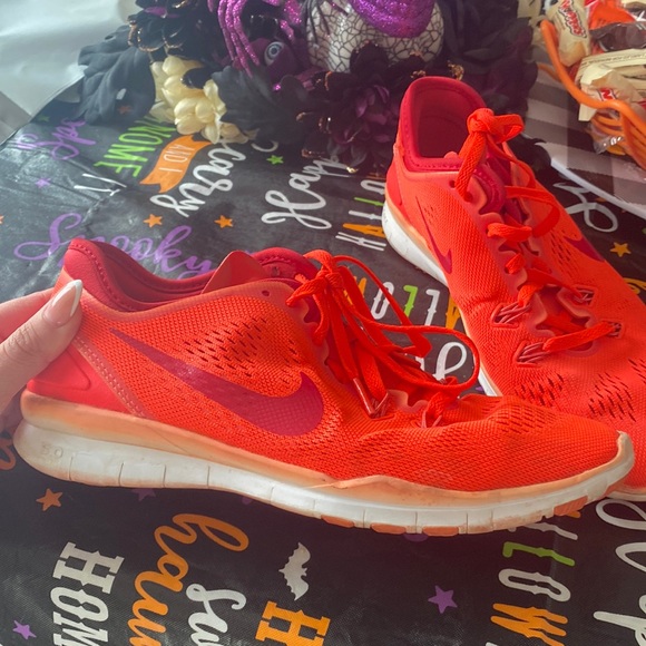Nike Shoes - EUC Nike Free 5.0 Shoes 👟